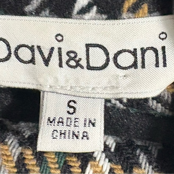 DAVI & DANI Plaid Jacket in Black and White - Picture 3 of 5